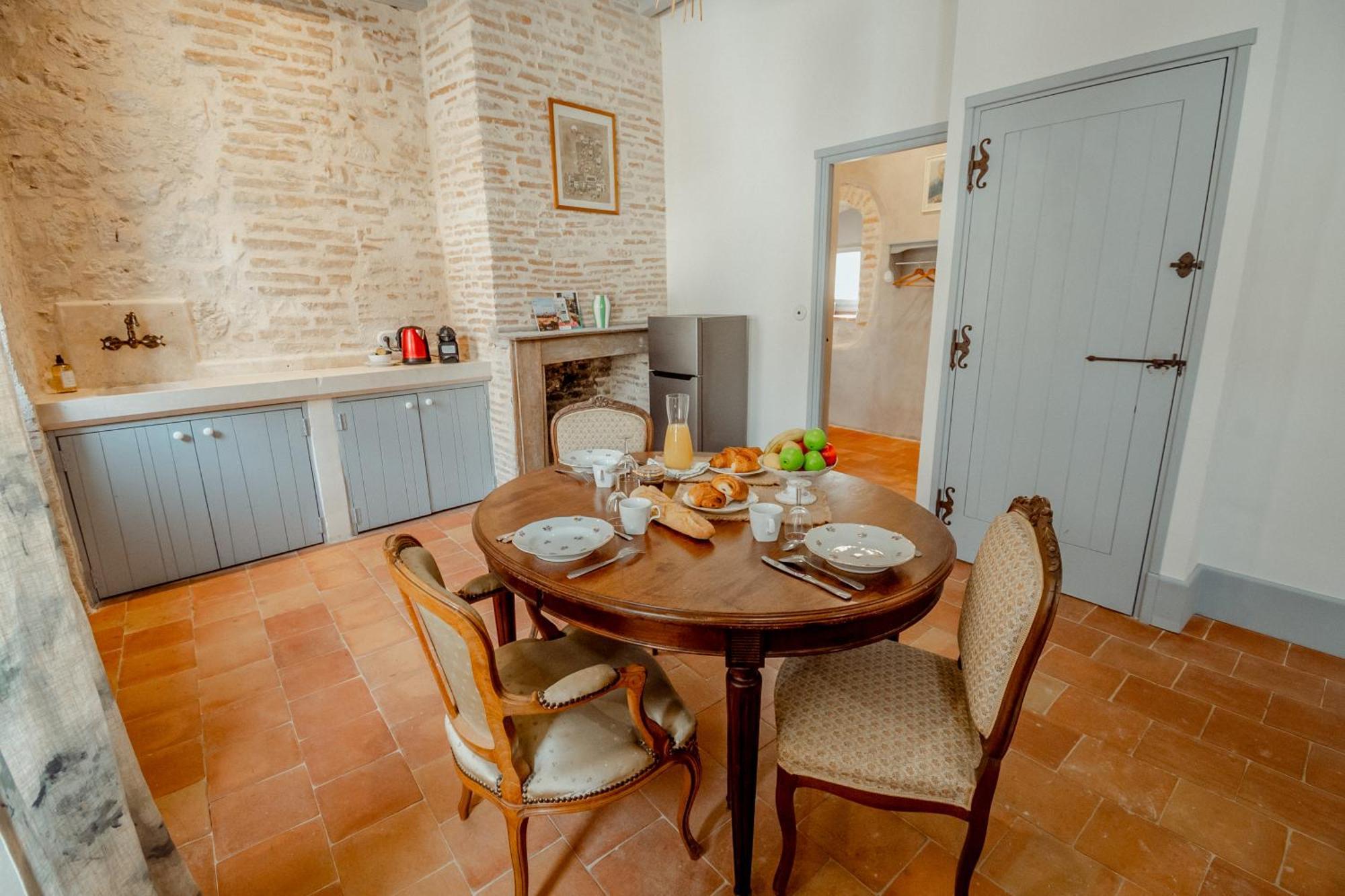 La Chambre Bleue Lauzerte Luaran gambar