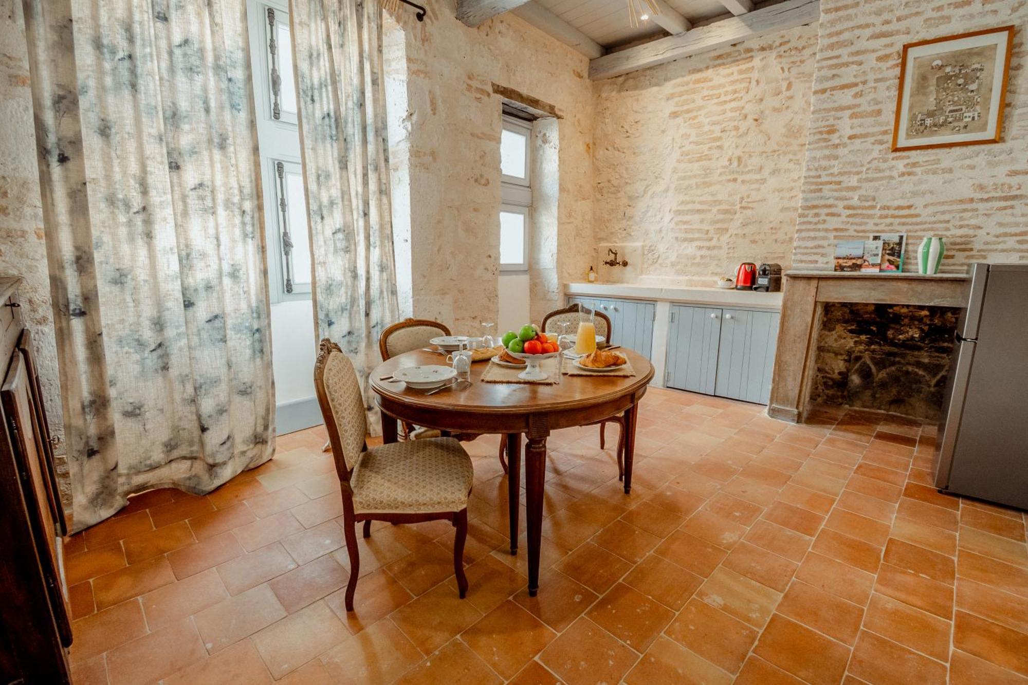 La Chambre Bleue Lauzerte Luaran gambar