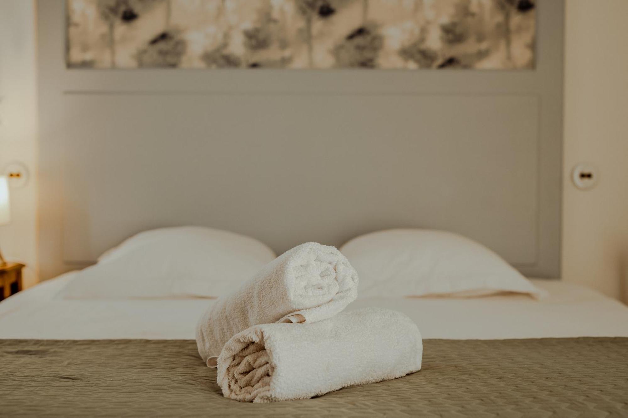 La Chambre Bleue Lauzerte Luaran gambar