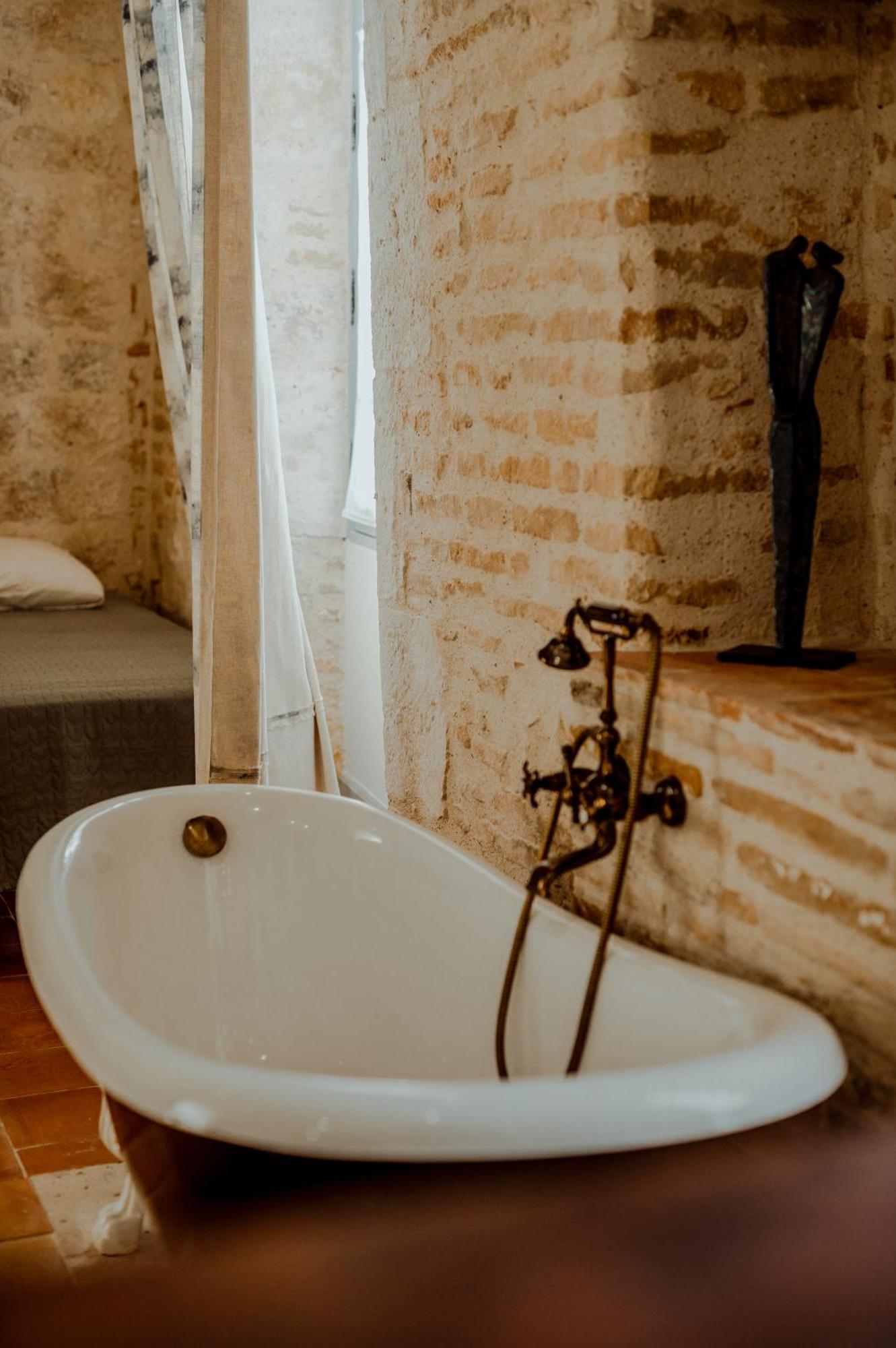 La Chambre Bleue Lauzerte Luaran gambar