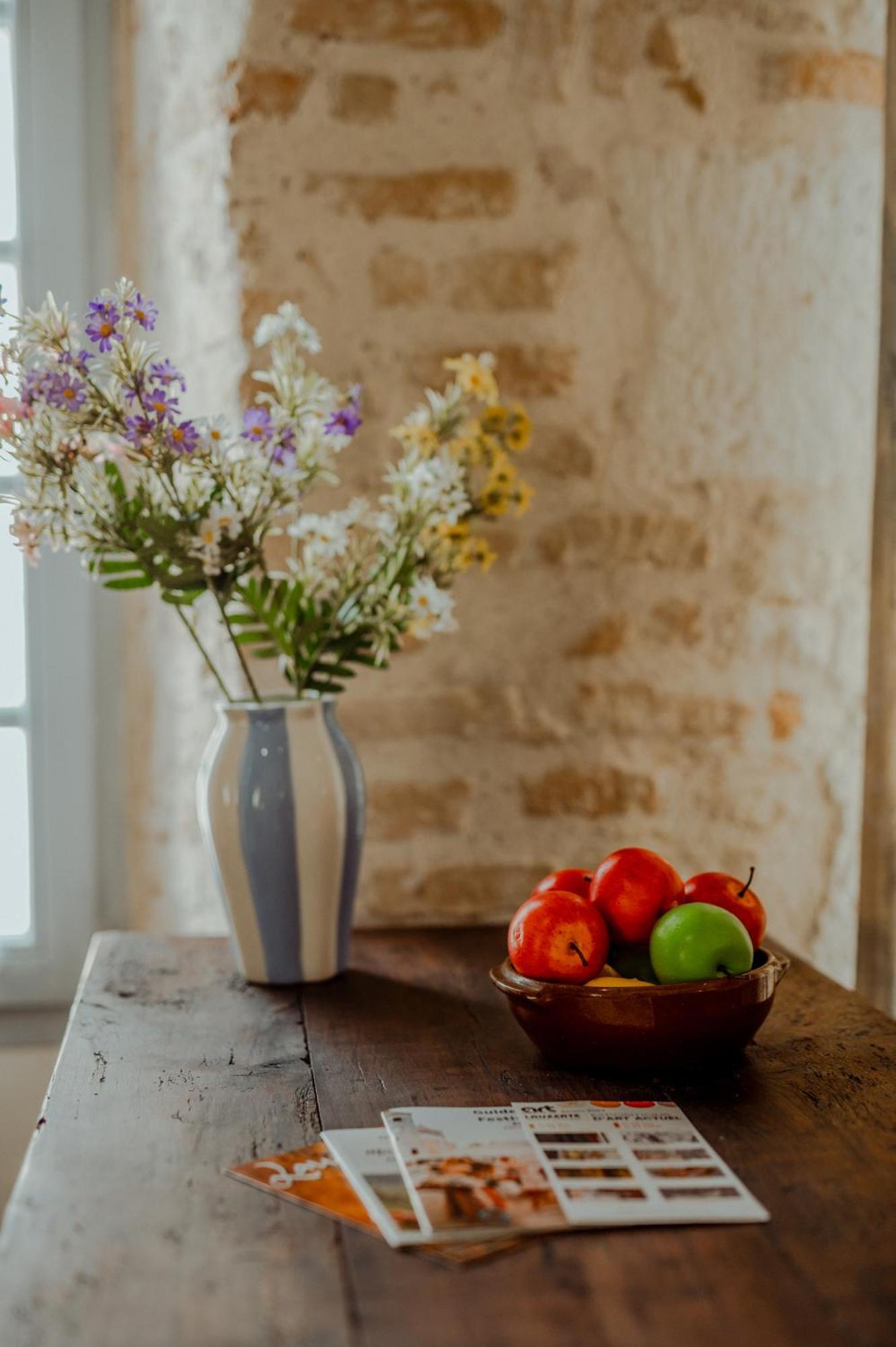 La Chambre Bleue Lauzerte Luaran gambar